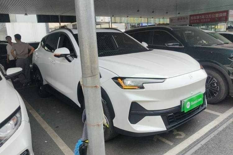 Used JETOUR Shanhai L6 2024 1.5TD DHT ULTRA Front Right 45 Deg