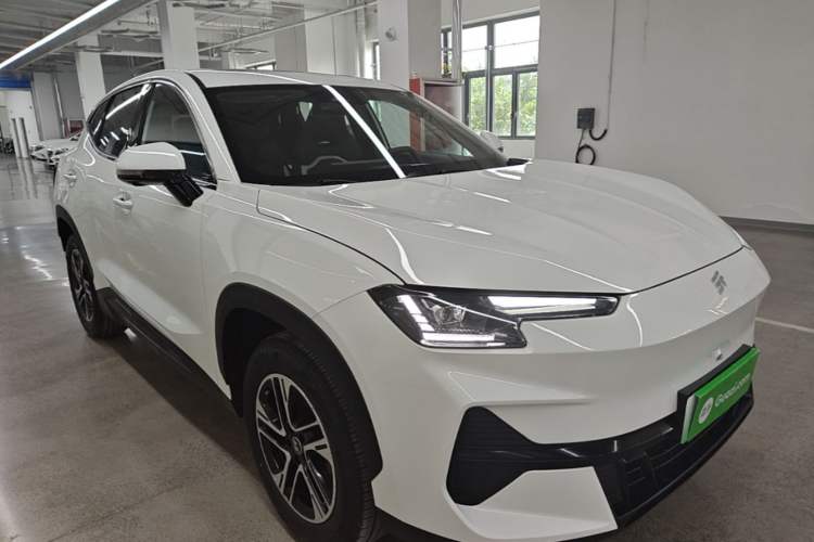 Used JETOUR Shanhai L6 2024 1.5TD DHT MAX Front Right 45 Deg