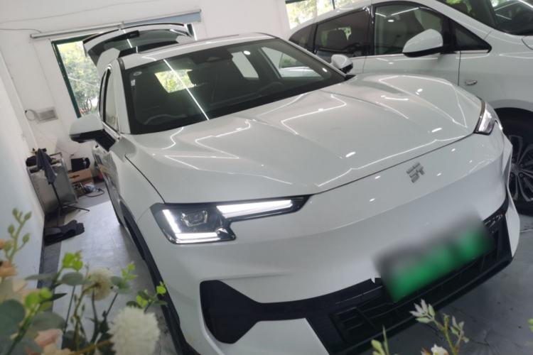 Used JETOUR Shanhai L6 2024 1.5TD DHT MAX Front Right 45 Deg