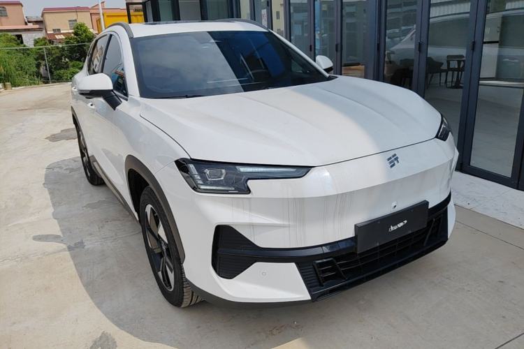 Used JETOUR Shanhai L6 2024 1.5TD DHT ULTRA Front Right 45 Deg
