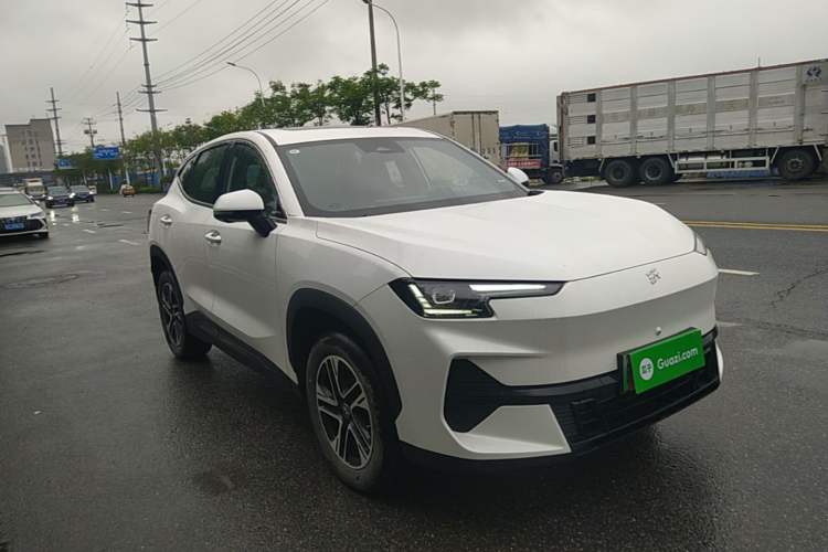 Used JETOUR Shanhai L6 2024 1.5TD DHT MAX Front Right 45 Deg