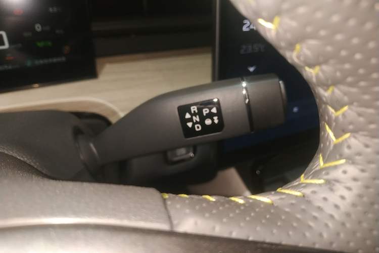 Used JETOUR Shanhai L6 2024 1.5TD DHT ULTRA Gear Lever