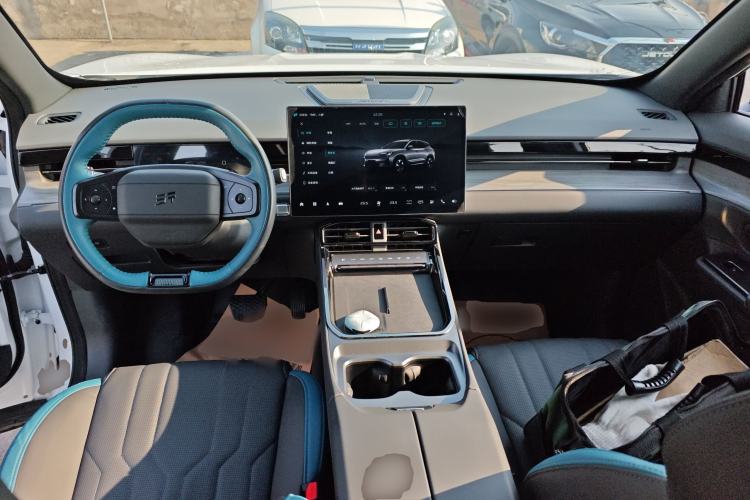 Used JETOUR Shanhai L6 2024 1.5TD DHT MAX Interior 2