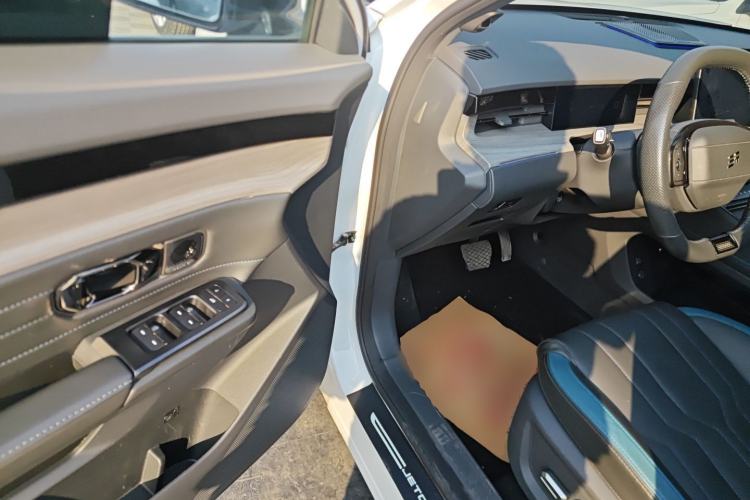 Used JETOUR Shanhai L6 2024 1.5TD DHT ULTRA Interior 3