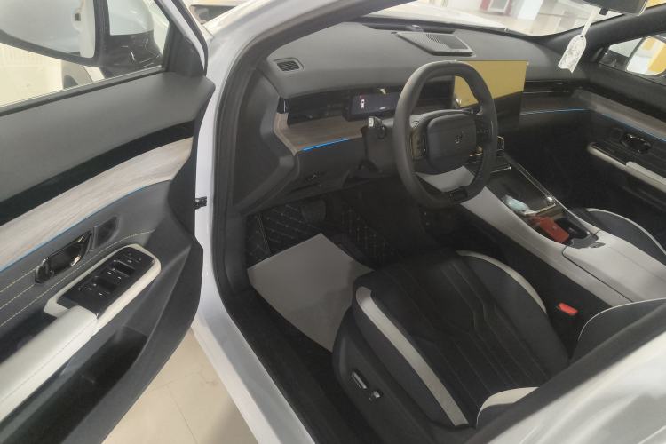 Used JETOUR Shanhai L6 2024 1.5TD DHT MAX Interior 3