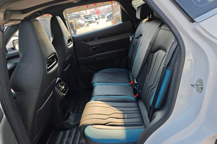 Used JETOUR Shanhai L6 2024 1.5TD DHT MAX Interior 4