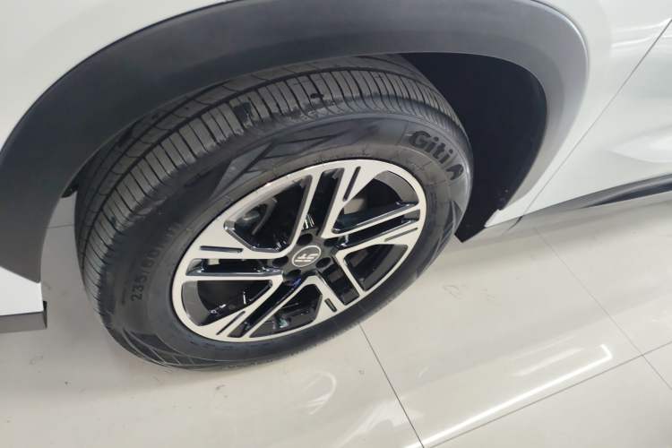 Used JETOUR Shanhai L6 2024 1.5TD DHT MAX Left Front Wheel Hub