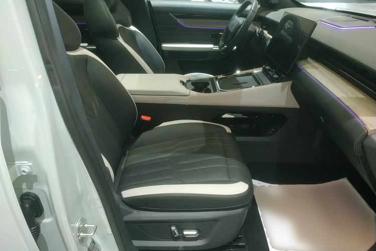 Used JETOUR Shanhai L6 2024 1.5TD DHT ULTRA Right Front Seat