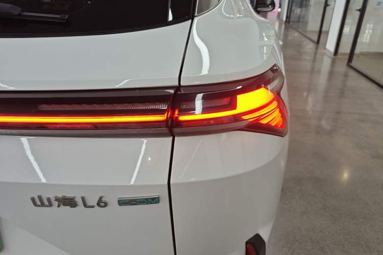 Used JETOUR Shanhai L6 2024 1.5TD DHT MAX Right Rear Taillight