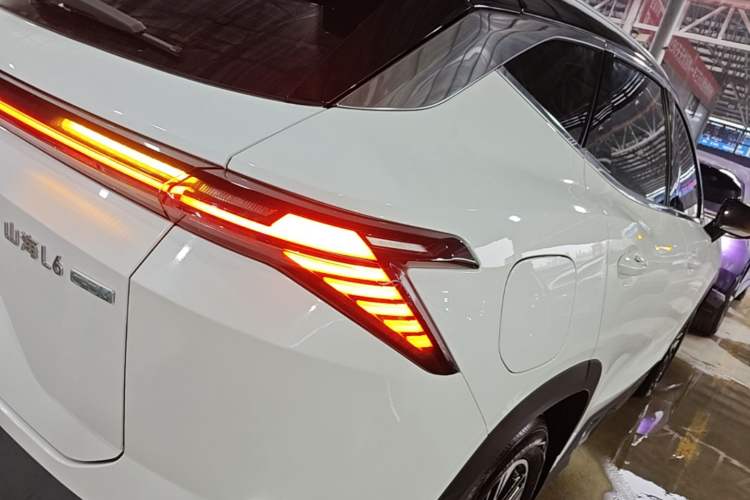 Used JETOUR Shanhai L6 2024 1.5TD DHT MAX Right Rear Taillight