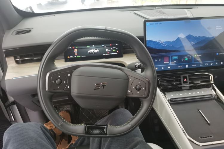 Used JETOUR Shanhai L6 2024 1.5TD DHT MAX Steering Wheel