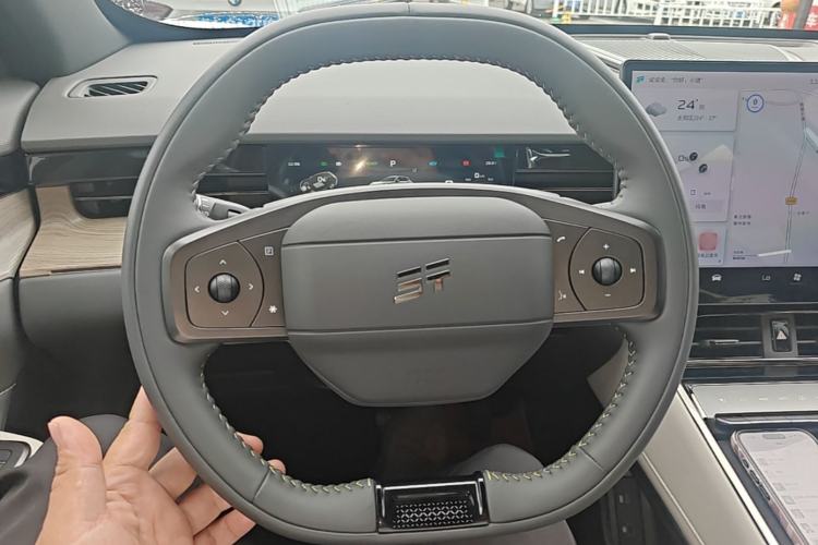Used JETOUR Shanhai L6 2024 1.5TD DHT MAX Steering Wheel