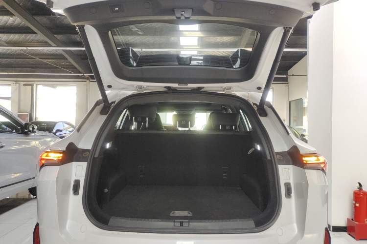 Used JETOUR Shanhai L6 2024 1.5TD DHT ULTRA Trunk