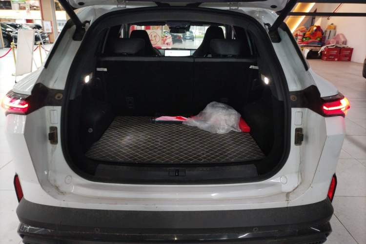 Used JETOUR Shanhai L6 2024 1.5TD DHT MAX Trunk