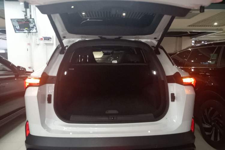 Used JETOUR Shanhai L6 2024 1.5TD DHT MAX Trunk