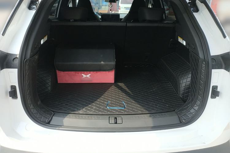 Used JETOUR Shanhai L6 2024 1.5TD DHT MAX Trunk