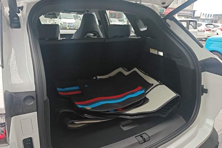 Used JETOUR Shanhai L6 2024 1.5TD DHT MAX Trunk