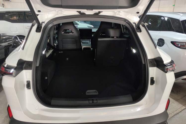 Used JETOUR Shanhai L6 2024 1.5TD DHT MAX Trunk