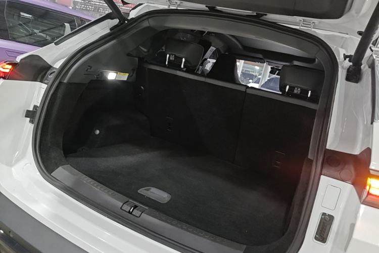 Used JETOUR Shanhai L6 2024 1.5TD DHT MAX Trunk