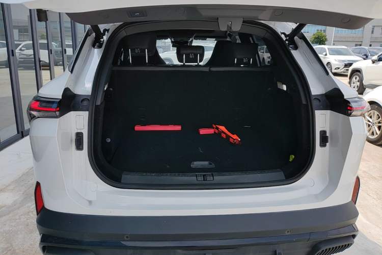 Used JETOUR Shanhai L6 2024 1.5TD DHT ULTRA Trunk
