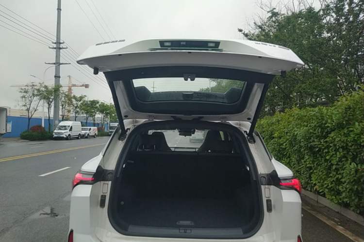 Used JETOUR Shanhai L6 2024 1.5TD DHT MAX Trunk