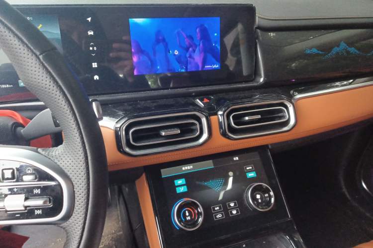 Used JETOUR Shanhai L7 2024 1.5T 120km MAX 5-Seater Audio And AC Panel
