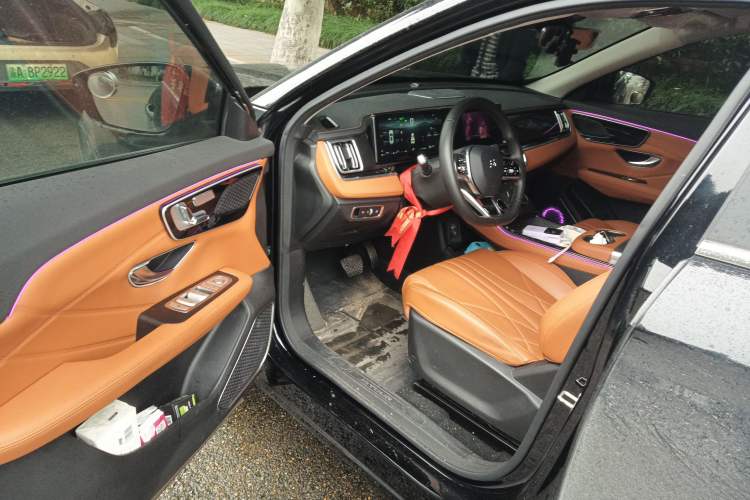 Used JETOUR Shanhai L7 2024 1.5T 120km MAX 5-Seater Driver Seat