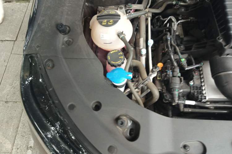 Used JETOUR Shanhai L7 2024 1.5T 120km MAX 5-Seater Engine Bay Right