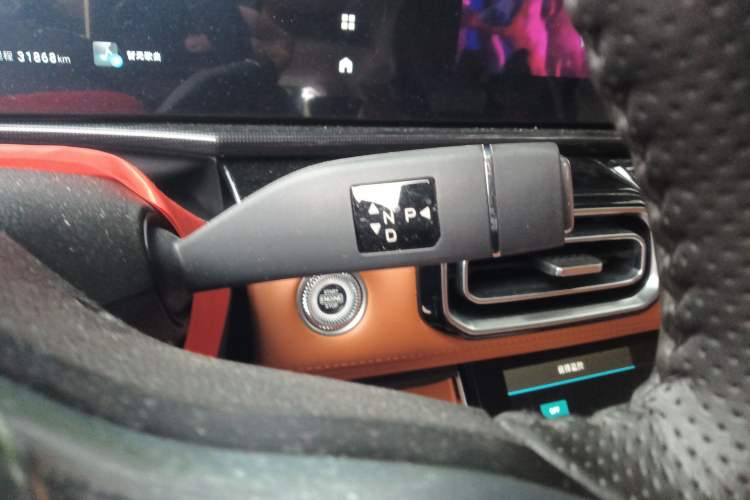 Used JETOUR Shanhai L7 2024 1.5T 120km MAX 5-Seater Gear Lever