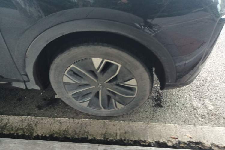 Used JETOUR Shanhai L7 2024 1.5T 120km MAX 5-Seater Right Front Wheel Hub