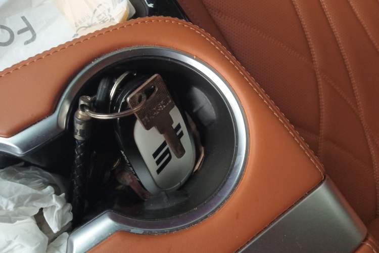 Used JETOUR Shanhai L7 2024 1.5T 120km MAX 5-Seater Vehicle Key