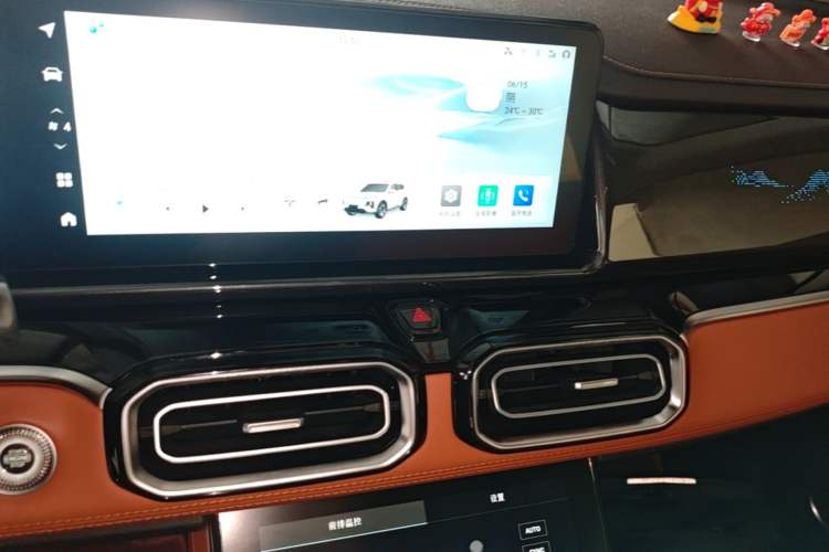 Used JETOUR Shanhai L7 2024 1.5T 120 km MAX+ 5-seater Audio And AC Panel