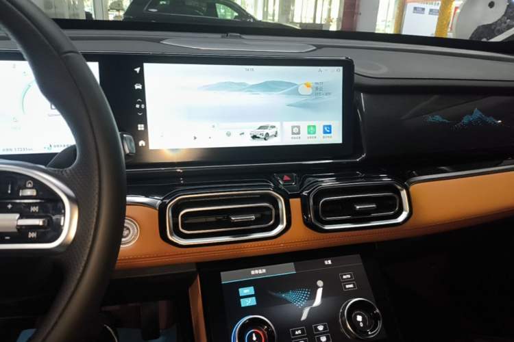 Used JETOUR Shanhai L7 2024 1.5T 120km MAX 5-Seater Audio And AC Panel