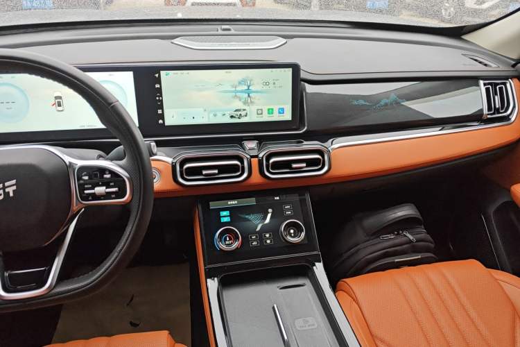 Used JETOUR Shanhai L7 2024 1.5T 120 km MAX 7-Seater Audio And AC Panel