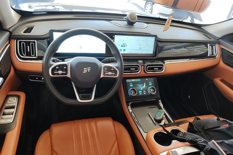 Used JETOUR Shanhai L7 2024 1.5T 120km MAX 5-Seater Center Console