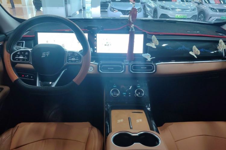 Used JETOUR Shanhai L7 2024 1.5T 120km MAX+ 7-Seater Center Console