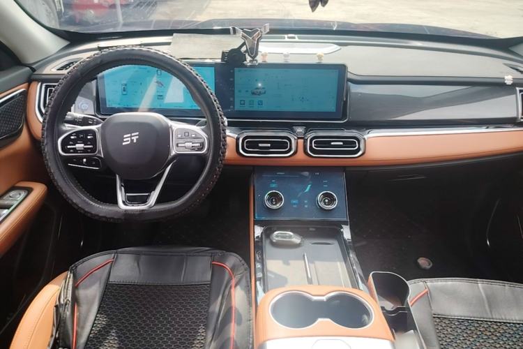 Used JETOUR Shanhai L7 2024 1.5T 120 km MAX 7-Seater Center Console