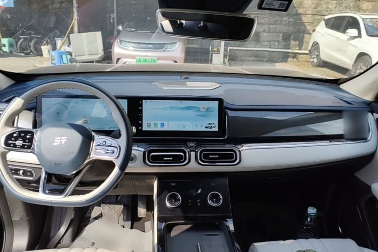 Used JETOUR Shanhai L7 2024 1.5T 120 km MAX 7-Seater Center Console