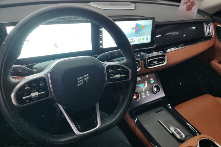 Used JETOUR Shanhai L7 2024 1.5T 120km MAX 5-Seater Center Console