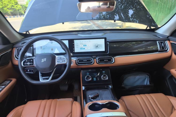 Used JETOUR Shanhai L7 2024 1.5T 120 km MAX 7-Seater Center Console