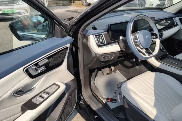 Used JETOUR Shanhai L7 2024 1.5T 120 km MAX 7-Seater Driver Seat