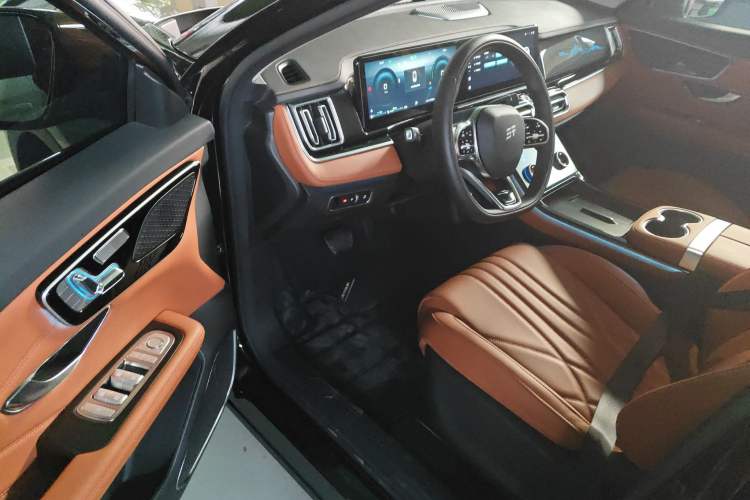 Used JETOUR Shanhai L7 2024 1.5T 120km MAX 5-Seater Driver Seat