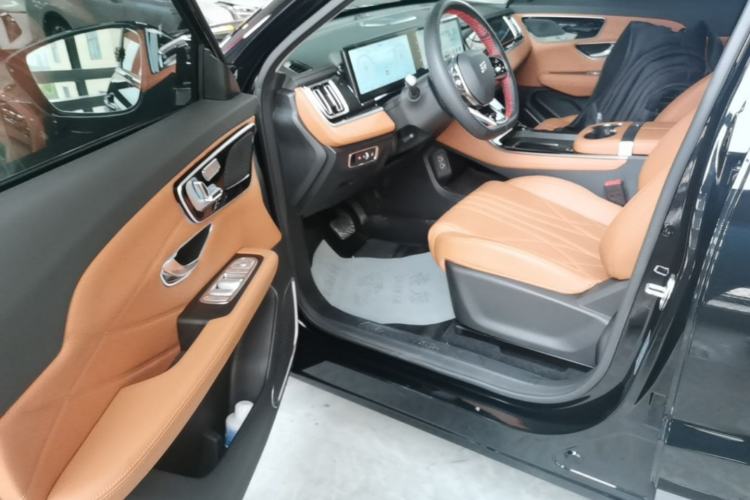 Used JETOUR Shanhai L7 2024 1.5T 120 km MAX 7-Seater Driver Seat