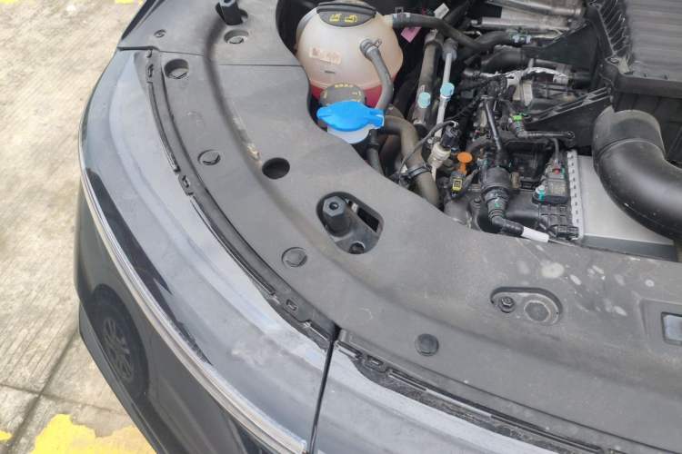 Used JETOUR Shanhai L7 2024 1.5T 120 km MAX 7-Seater Engine Bay Right