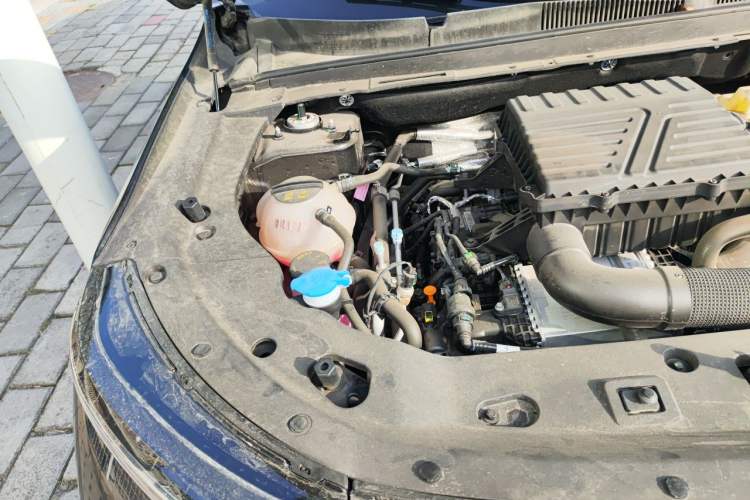 Used JETOUR Shanhai L7 2024 1.5T 120km MAX+ 7-Seater Engine Bay Right