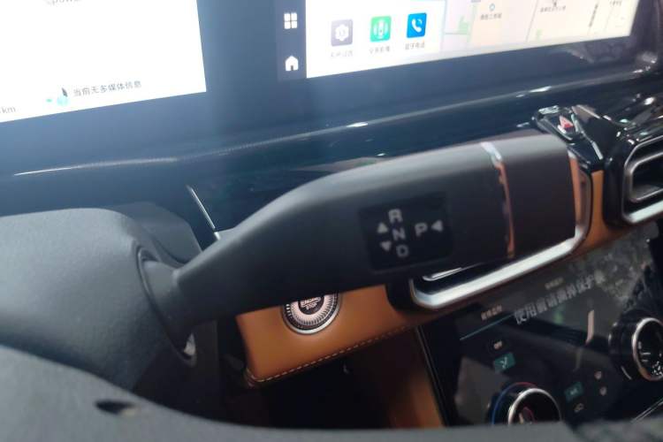 Used JETOUR Shanhai L7 2024 1.5T 120km MAX+ 7-Seater Gear Lever