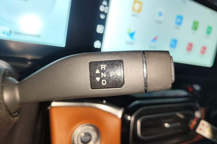 Used JETOUR Shanhai L7 2024 1.5T 120 km MAX 7-Seater Gear Lever