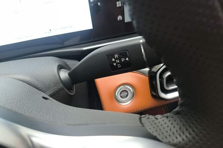 Used JETOUR Shanhai L7 2024 1.5T 120km ULTRA 7-Seater Gear Lever