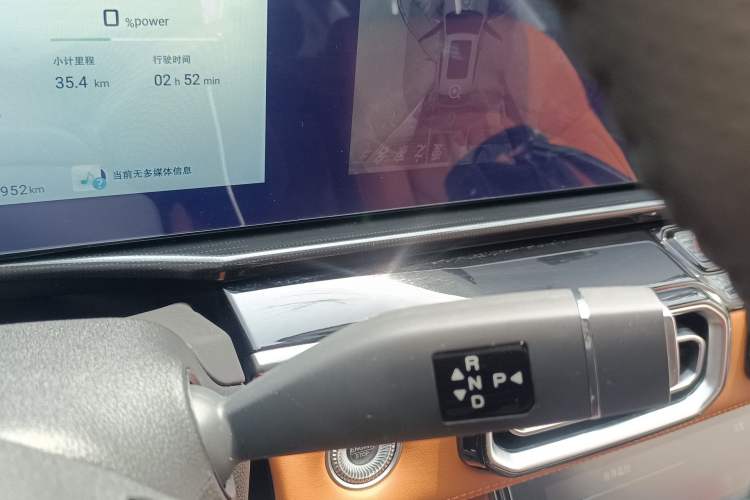 Used JETOUR Shanhai L7 2024 1.5T 120 km MAX 7-Seater Gear Lever