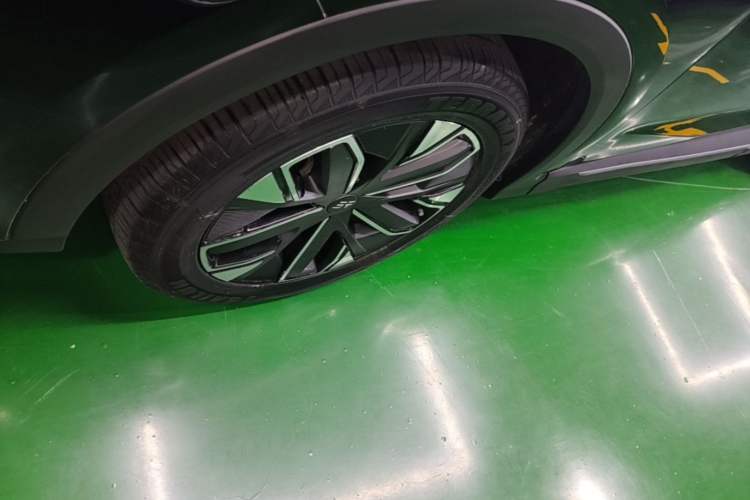 Used JETOUR Shanhai L7 2024 1.5T 120km MAX 5-Seater Left Front Wheel Hub